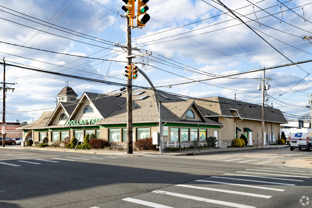 Leased: 285 East Merrick Road, Valley Stream, NY 11580 – Ground Floor – 2,000 ft²