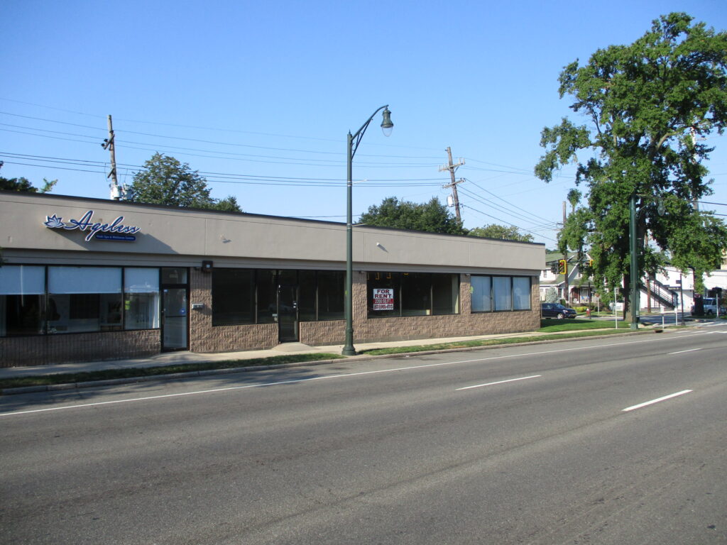 LEASED: 941-943 Sunrise Highway, Lynbrook, NY 11563